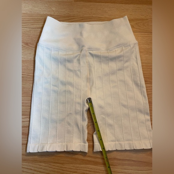 SPIRITUAL GANGSTER
AMARA WIDE RIB HEATHER SEAMLESS BIKER SHORT M/L NWOT - Picture 6 of 6